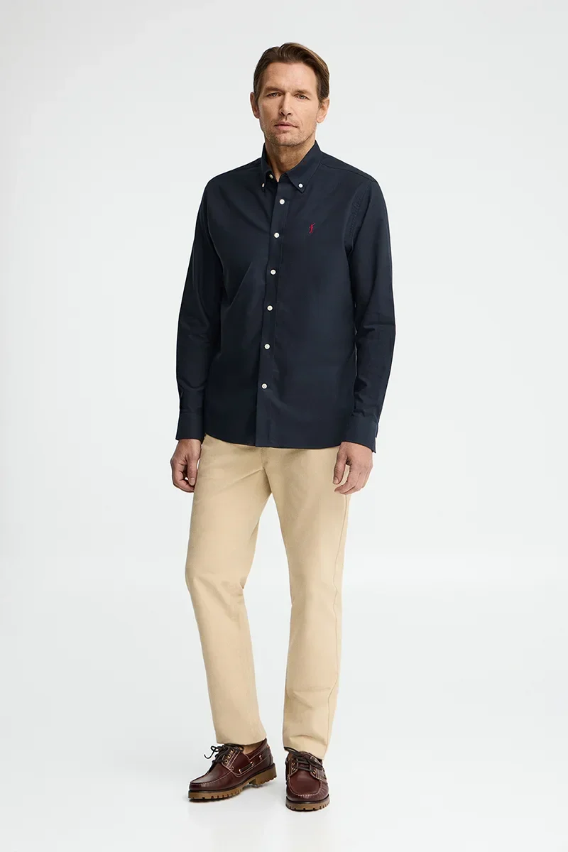 Camisa oxford azul marino de corte regular y logo Rigby Go - Image 4