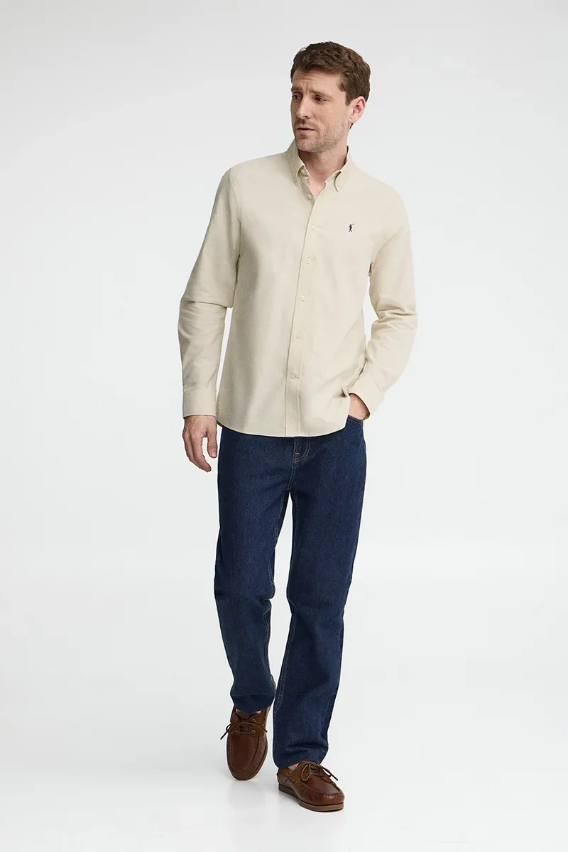 Camisa oxford beige de corte regular y logo Rigby Go - Image 4