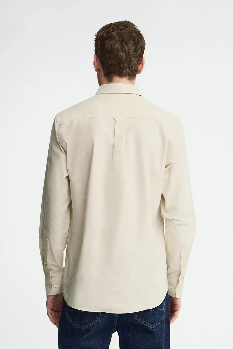 Camisa oxford beige de corte regular y logo Rigby Go - Image 5