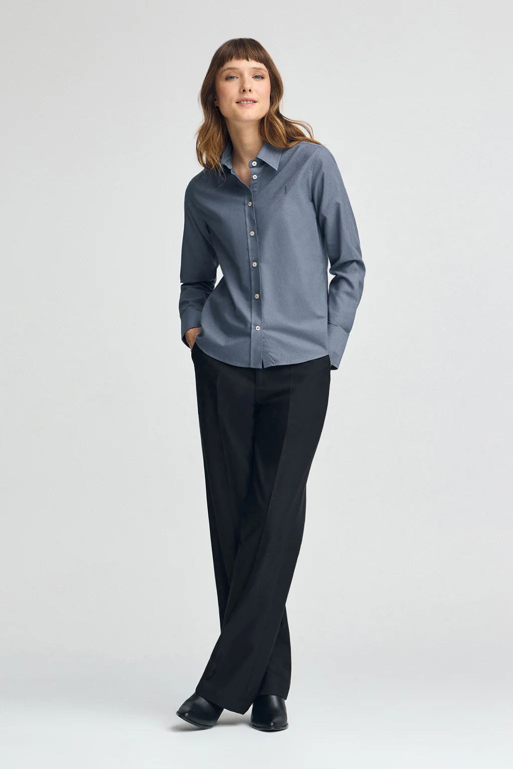 Camisa azul denim de corte recto con logo Rigby Go - Image 3