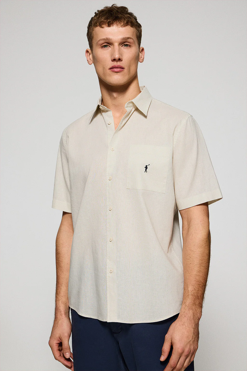 Camisa beige de manga corta de lino y algodón con bordado Rigby Go