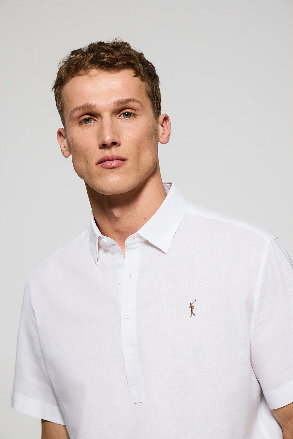 Camisa blanca polera de lino y algodón con bordado Rigby Go - Image 2