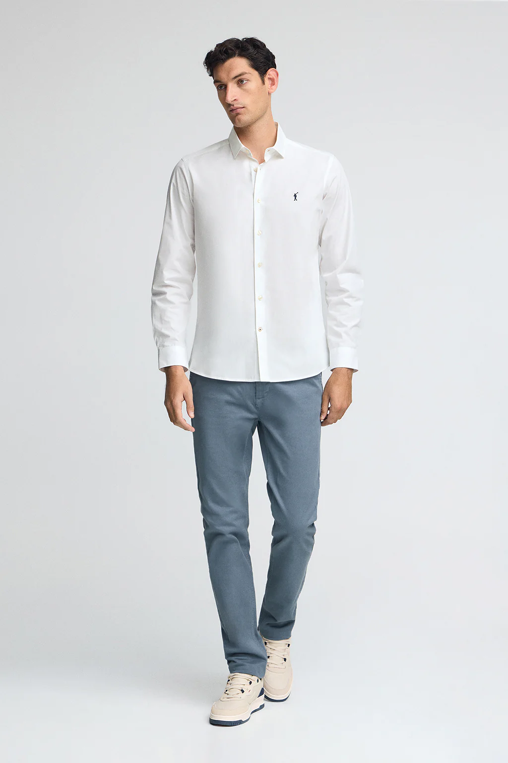 Camisa blanca de poplin y corte slim con logo Rigby Go - Image 3