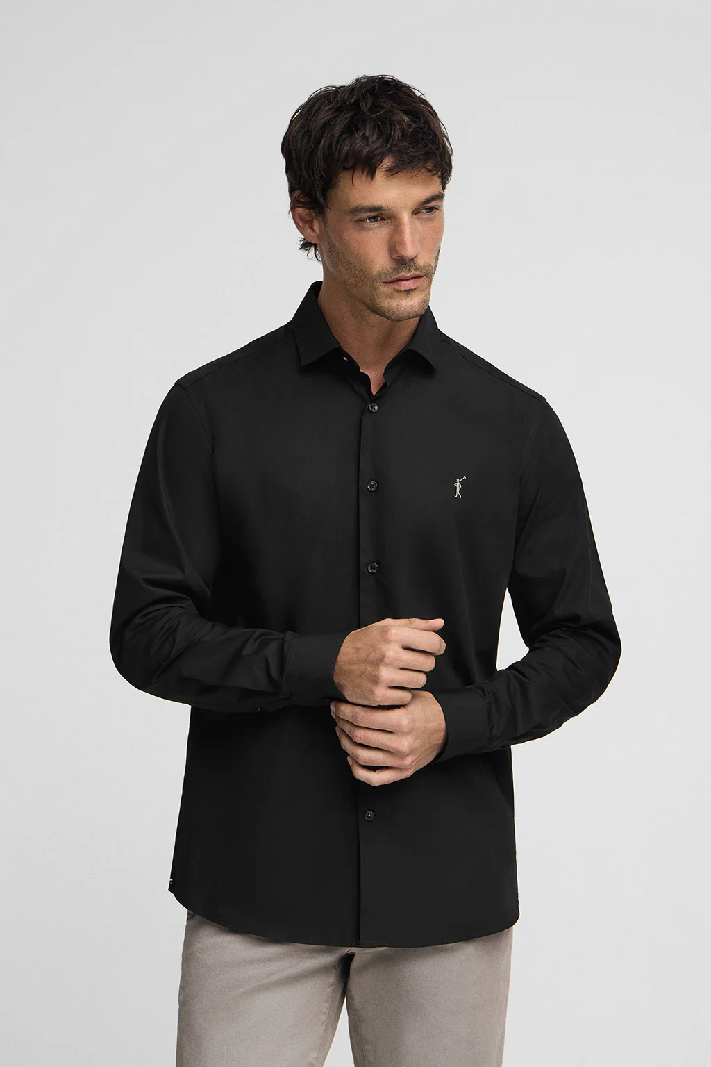 Camisa negra de poplin y corte slim con logo Rigby Go