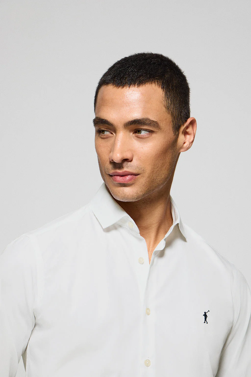 Camisa slim de popelín blanca con logo bordado Rigby Go - Image 2