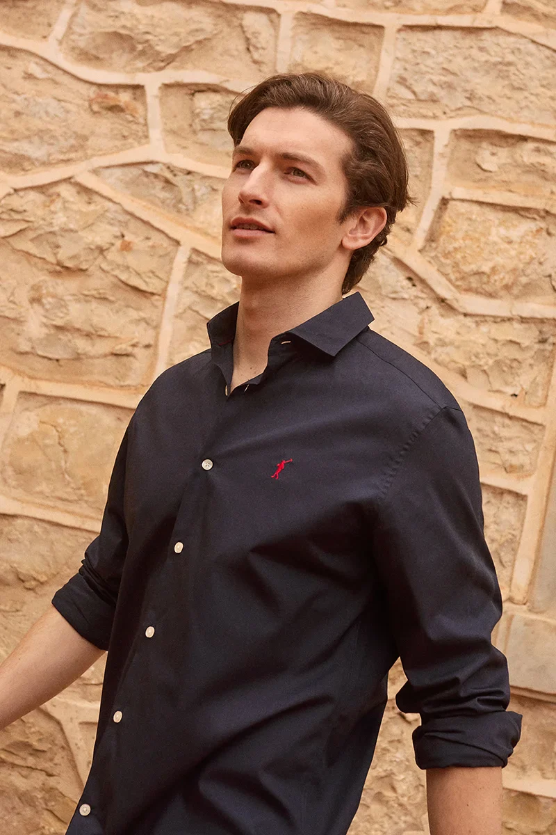 Camisa azul marino de corte slim con logo Rigby Go - Image 6
