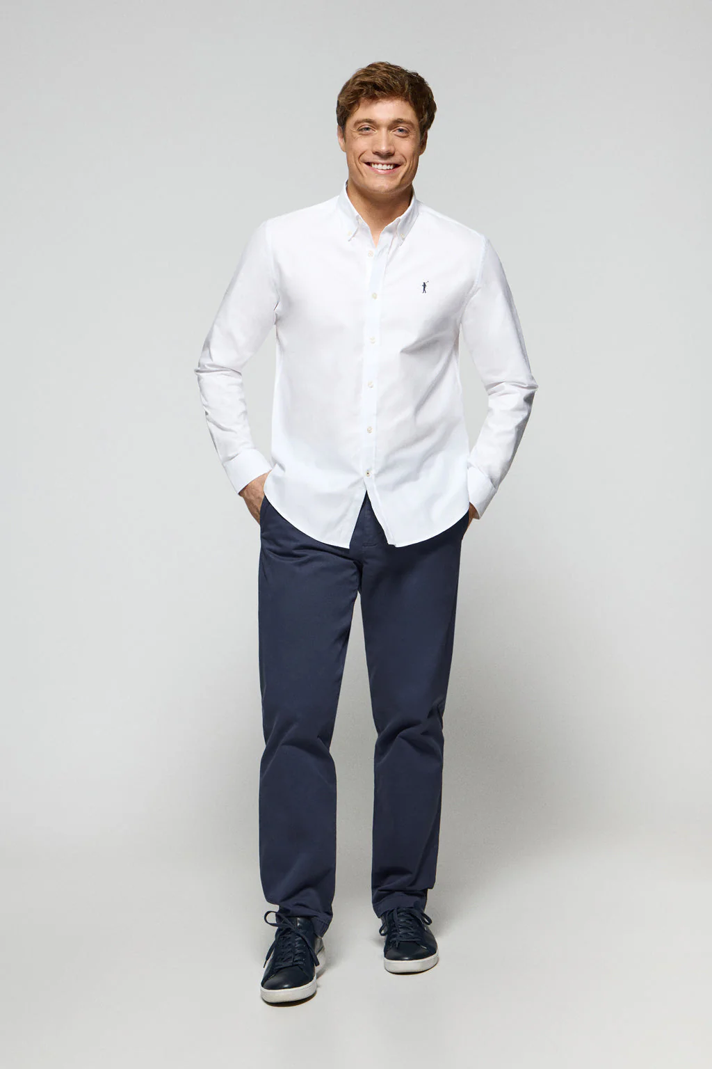 Camisa oxford blanca con logo bordado Rigby Go - Image 3