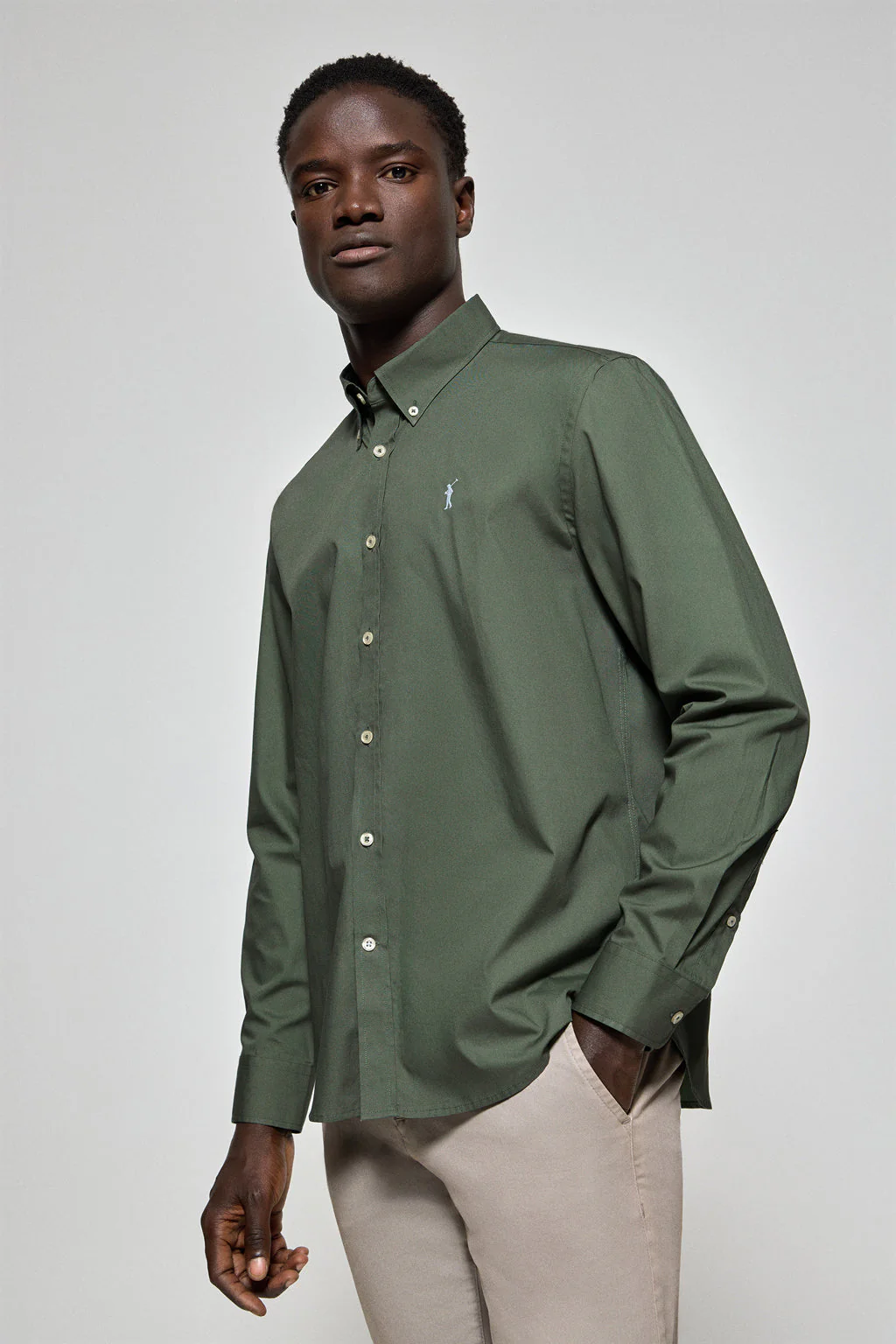 Camisa de popelín verde con logo bordado Rigby Go