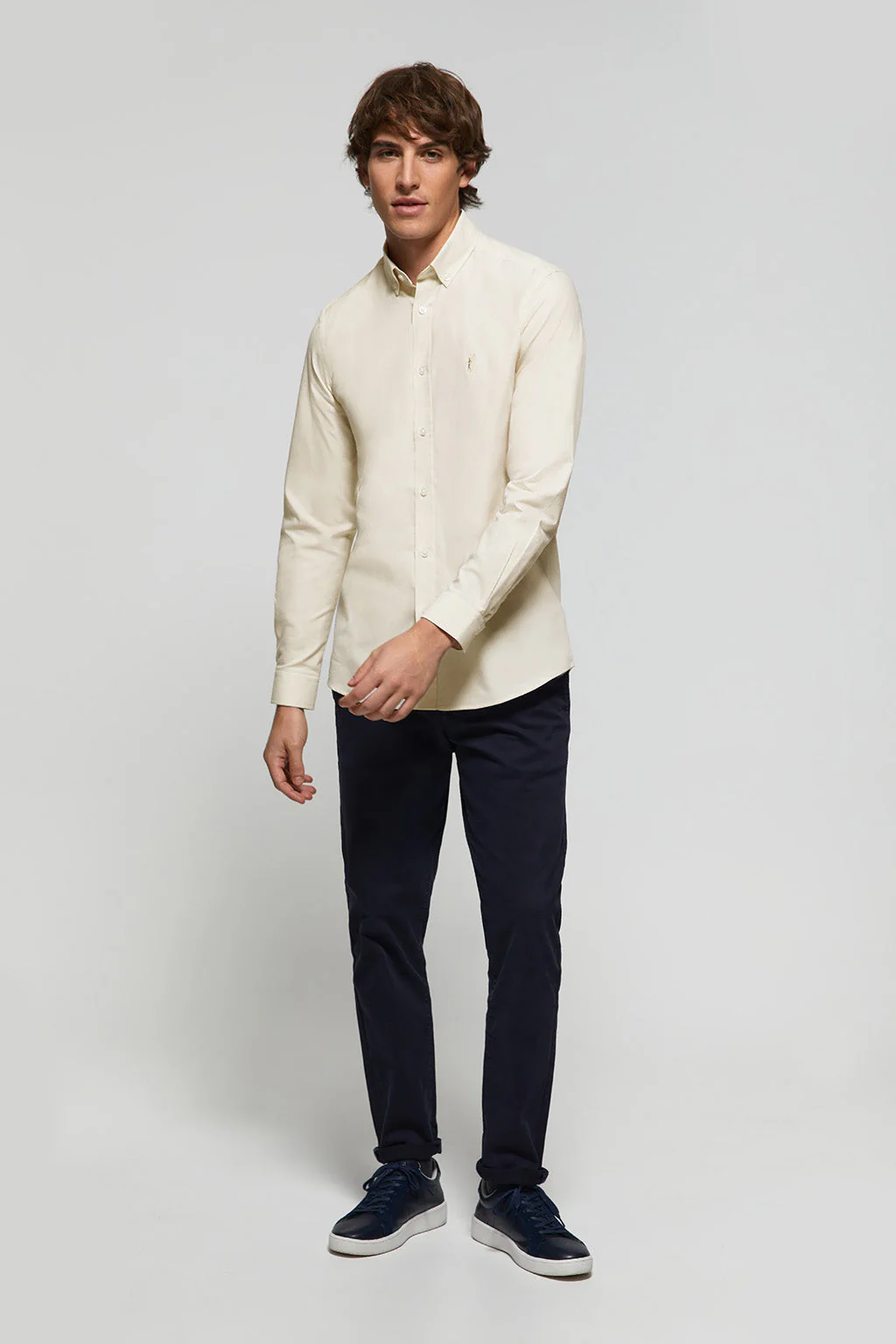 Camisa Oxford beige con logo Rigby Go - Image 3