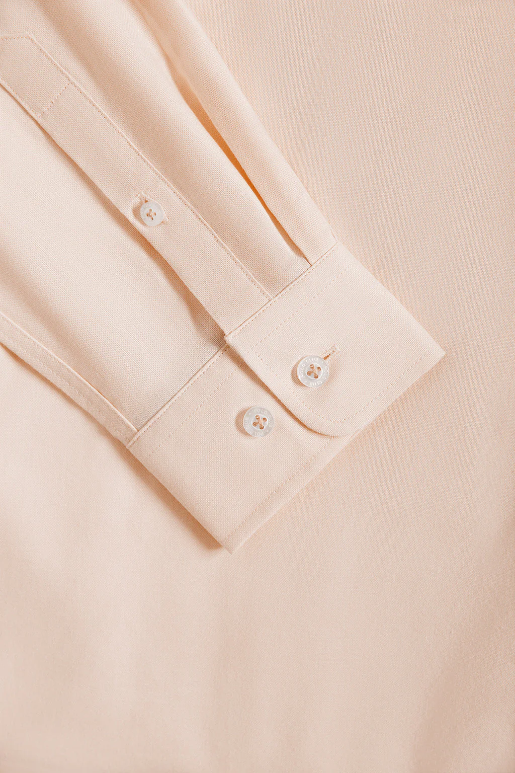 Camisa Oxford color melocotón con logo Rigby Go - Image 8