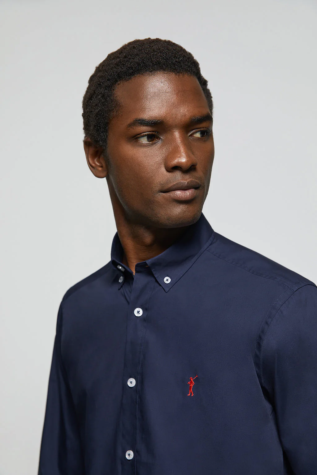 Camisa de popelín azul marino con logo Rigby Go - Image 3