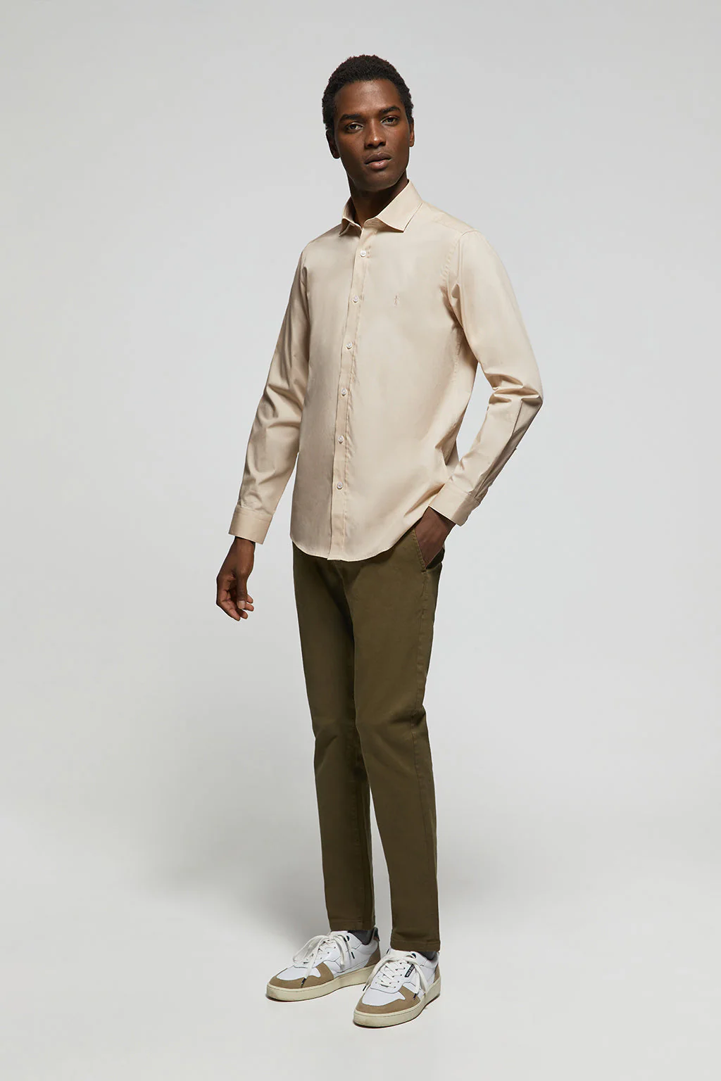 Camisa Slim de popelín beige con logo Rigby Go - Image 3