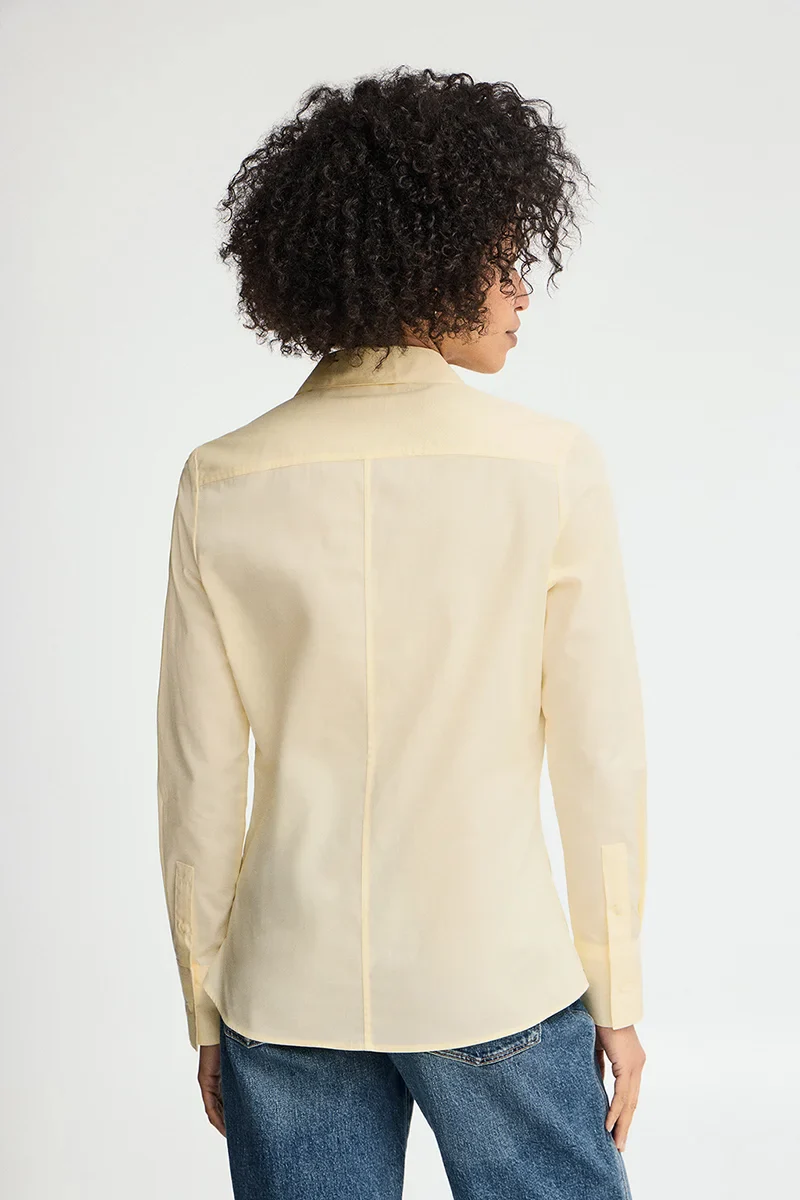 Camisa de popelín amarillo pastel con corte slim y bordado Rigby Go - Image 5