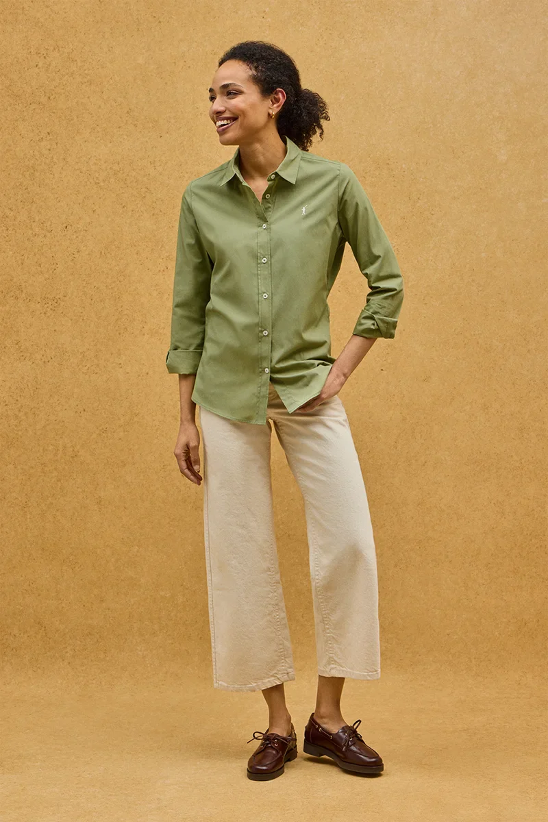 Camisa de popelín verde hoja con corte slim y bordado Rigby Go - Image 4