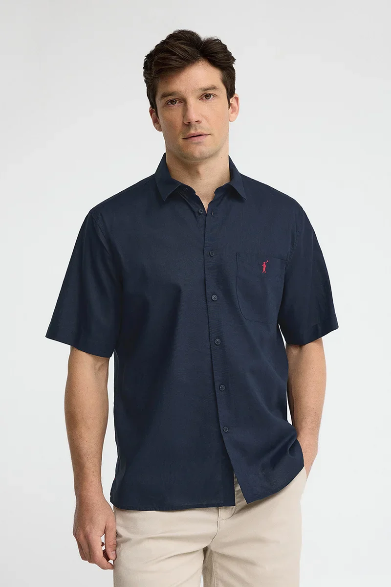 Camisa cotolino azul marino de manga corta y corte regular con logo Rigby Go
