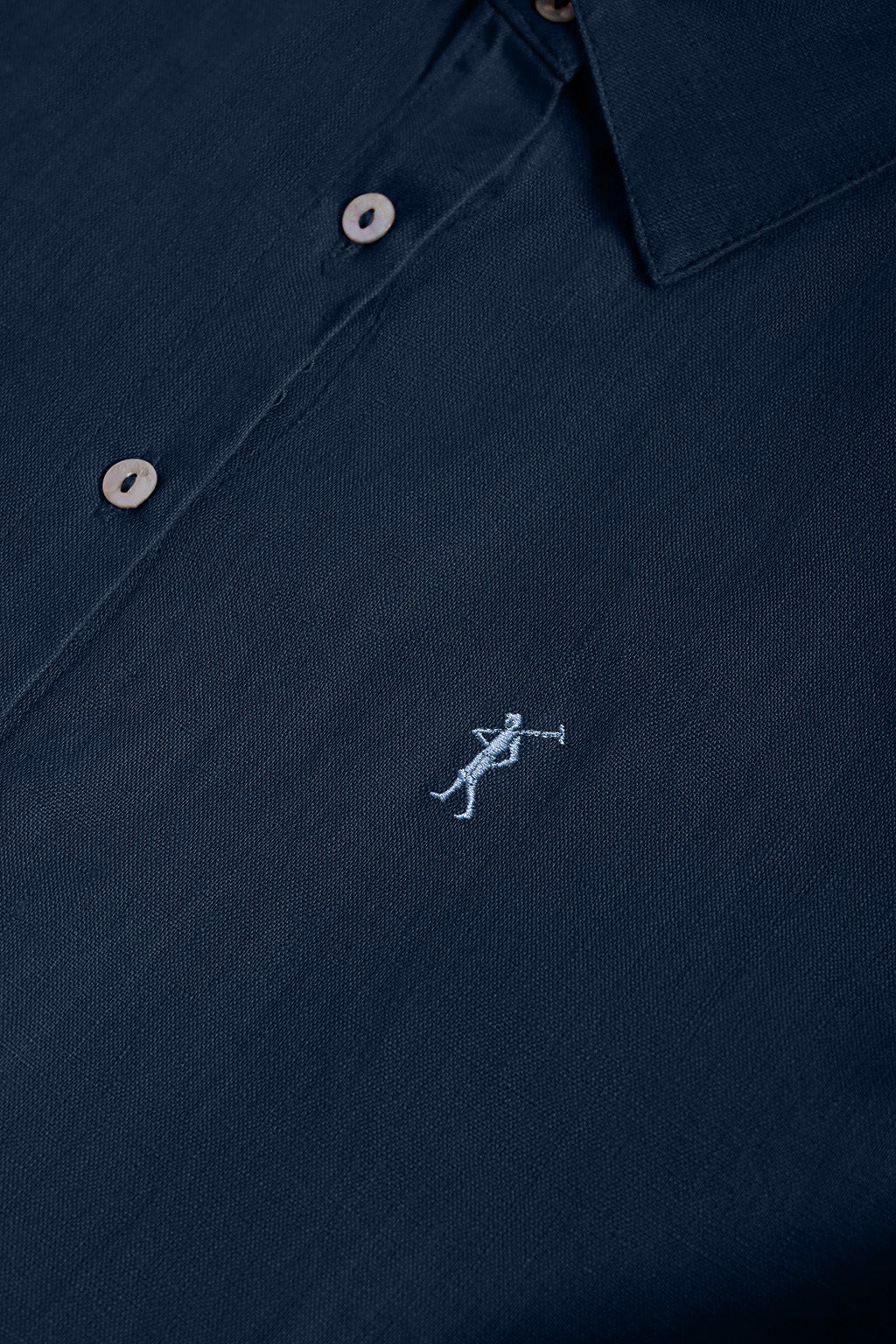 Camisa de lino azul marino con detalle bordado Rigby Go - Image 7