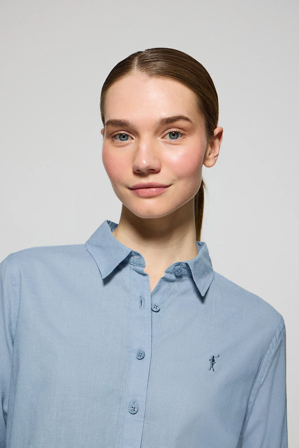 Camisa azul celeste de lino y algodón regular fit con bordado Rigby Go - Image 2