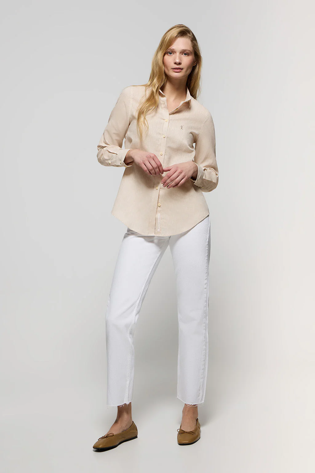 Camisa beige de lino y algodón con detalle bordado Rigby Go - Image 4