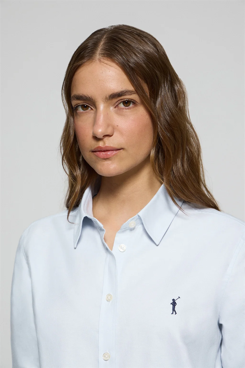 Camisa oxford azul cielo con logo bordado Rigby Go - Image 2