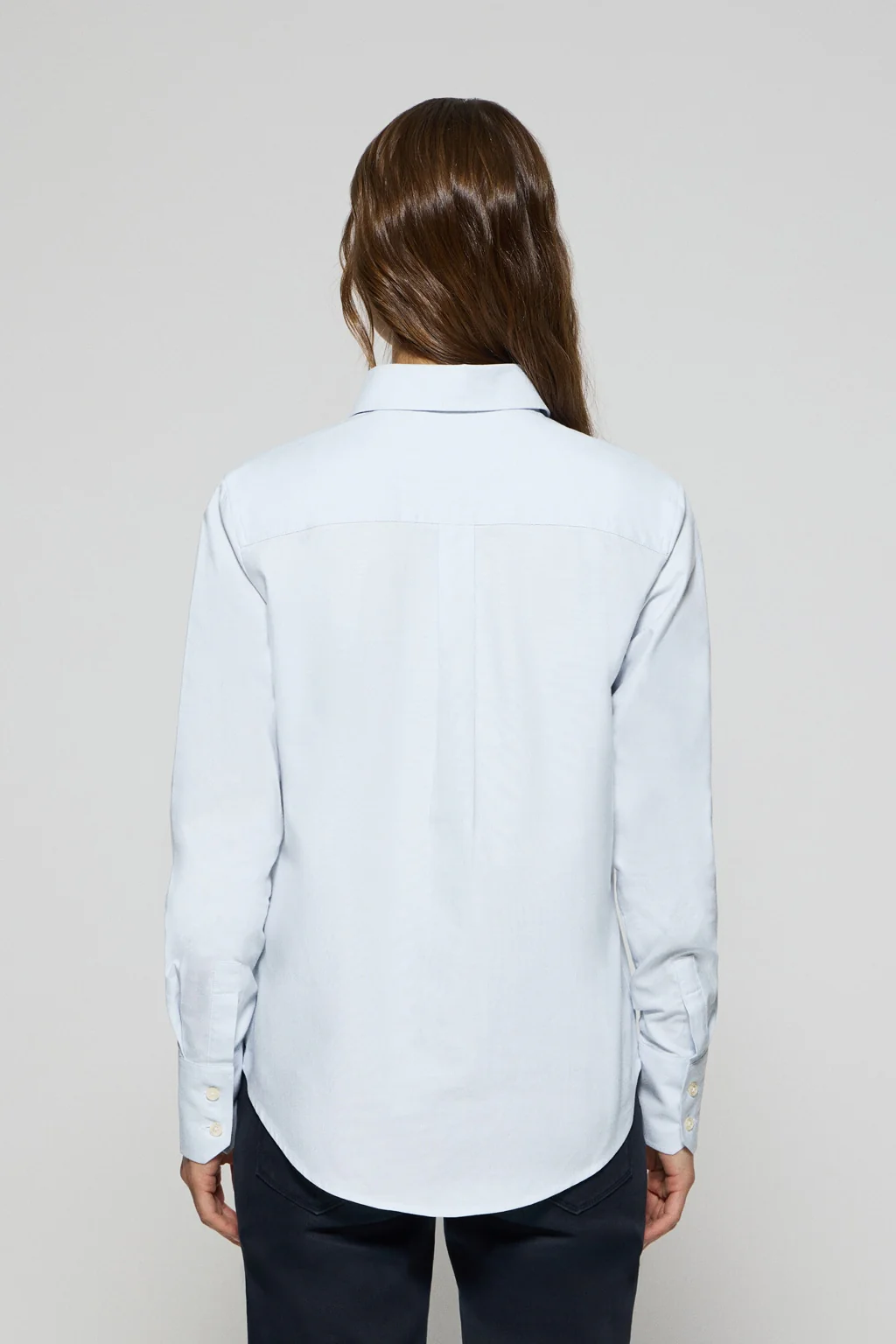 Camisa oxford azul cielo con logo bordado Rigby Go - Image 4