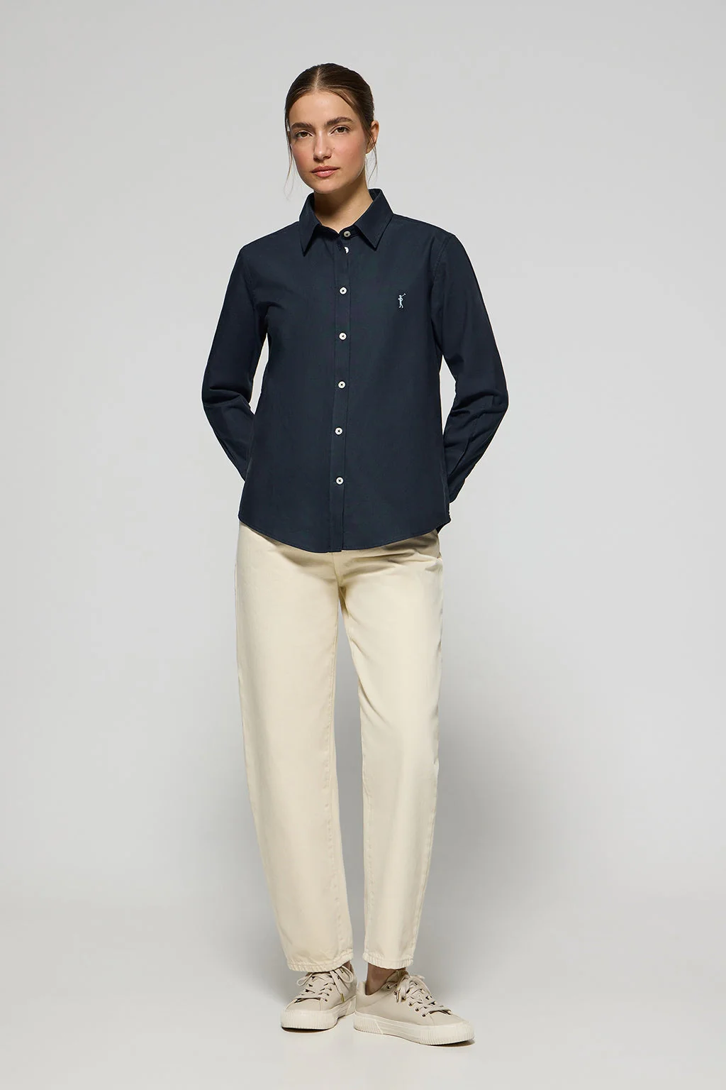 Camisa oxford azul marino con logo bordado Rigby Go - Image 3