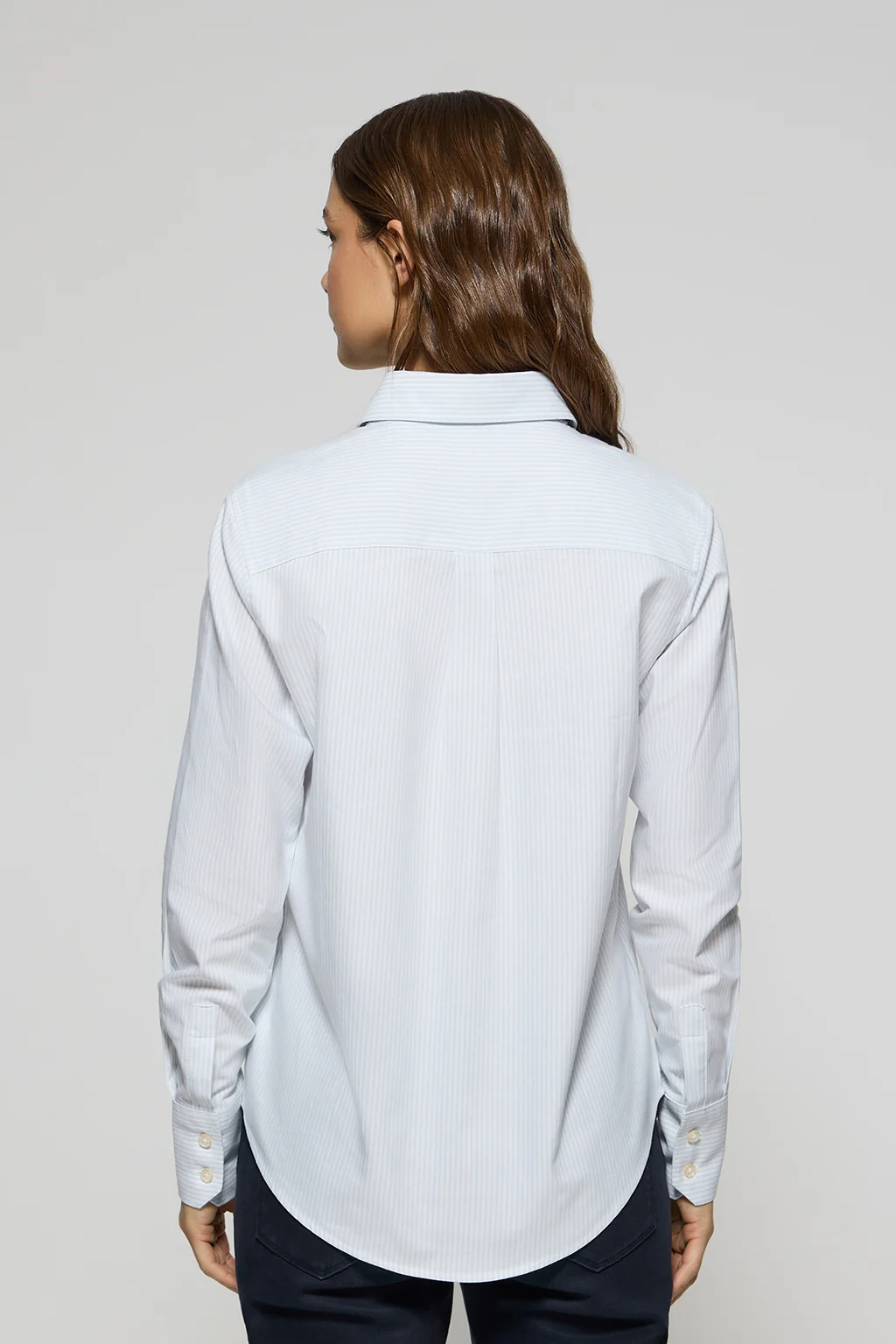 Camisa oxford de rayas azules con logo Rigby Go - Image 2