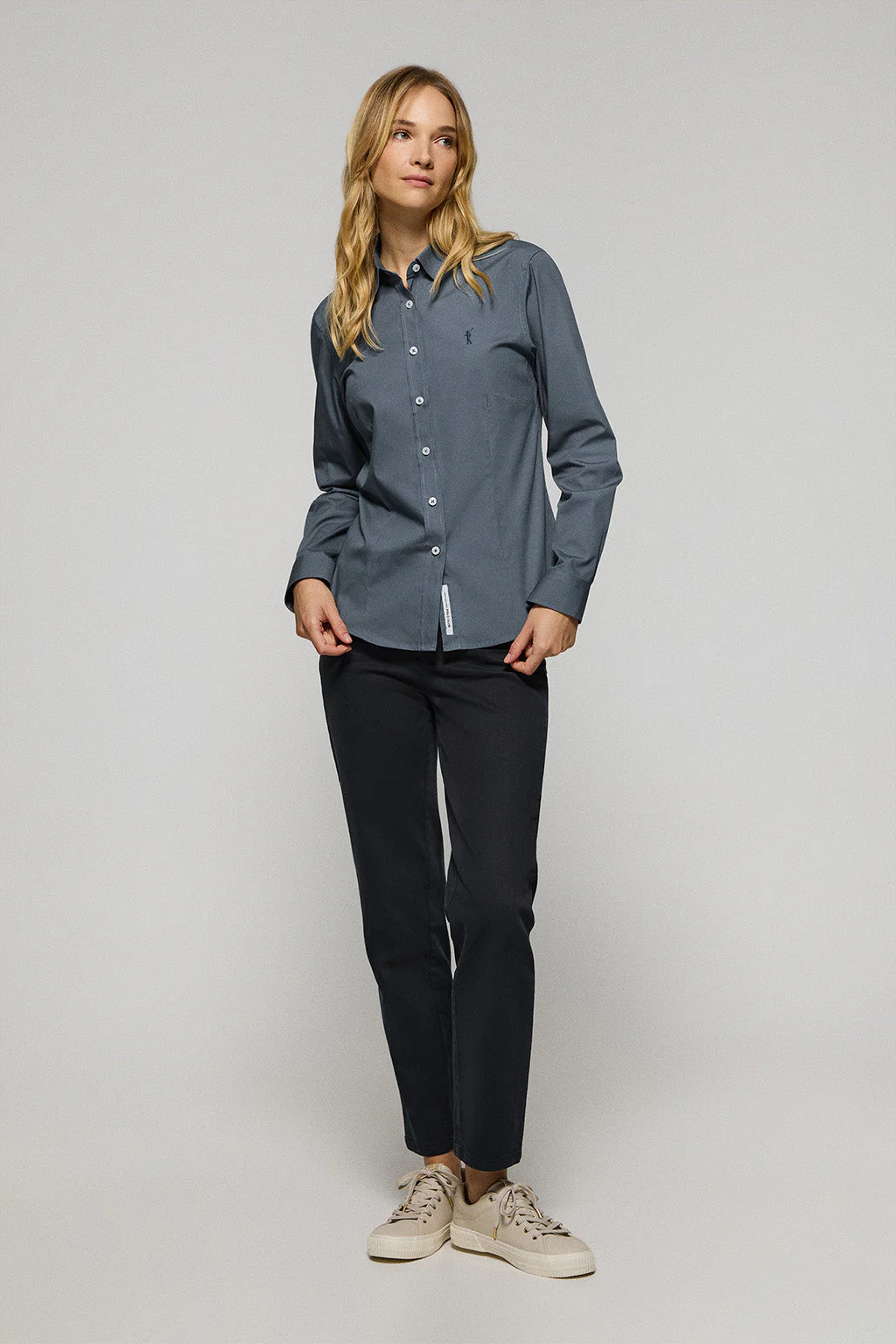 Camisa de popelín Slim Fit azul denim con bordado Rigby Go - Image 3