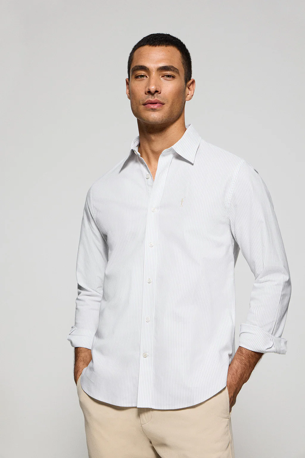 Camisa raya yale gris claro con logo bordado Rigby Go