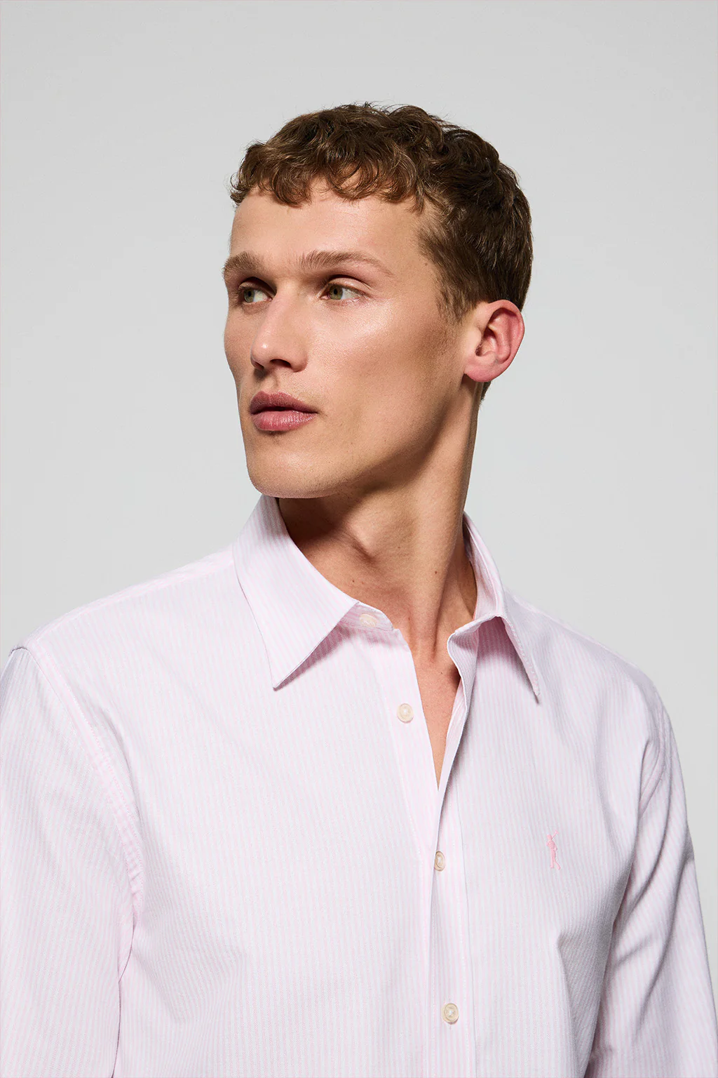Camisa raya yale rosa con logo bordado Rigby Go - Image 3