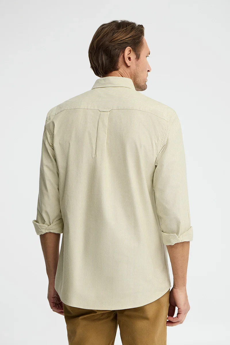 Camisa de rayas verde hoja de corte regular, manga larga y bordado Rigby Go - Image 5