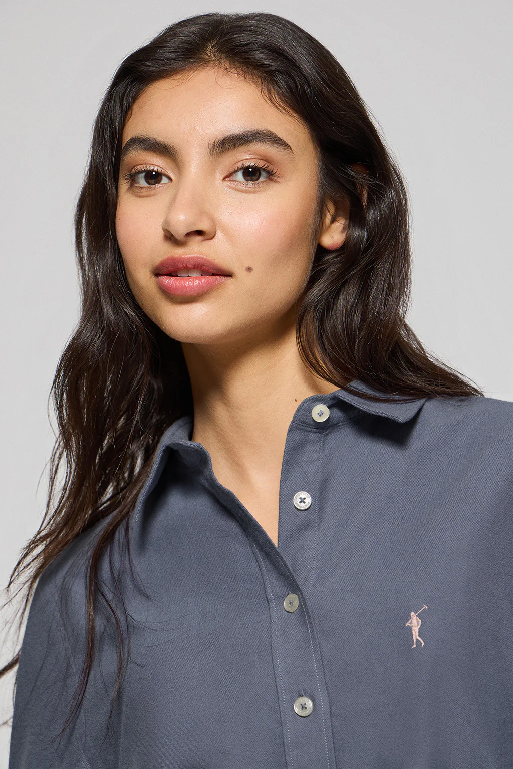 Camisa oxford Sabina azul con logo bordado Rigby Go - Image 3