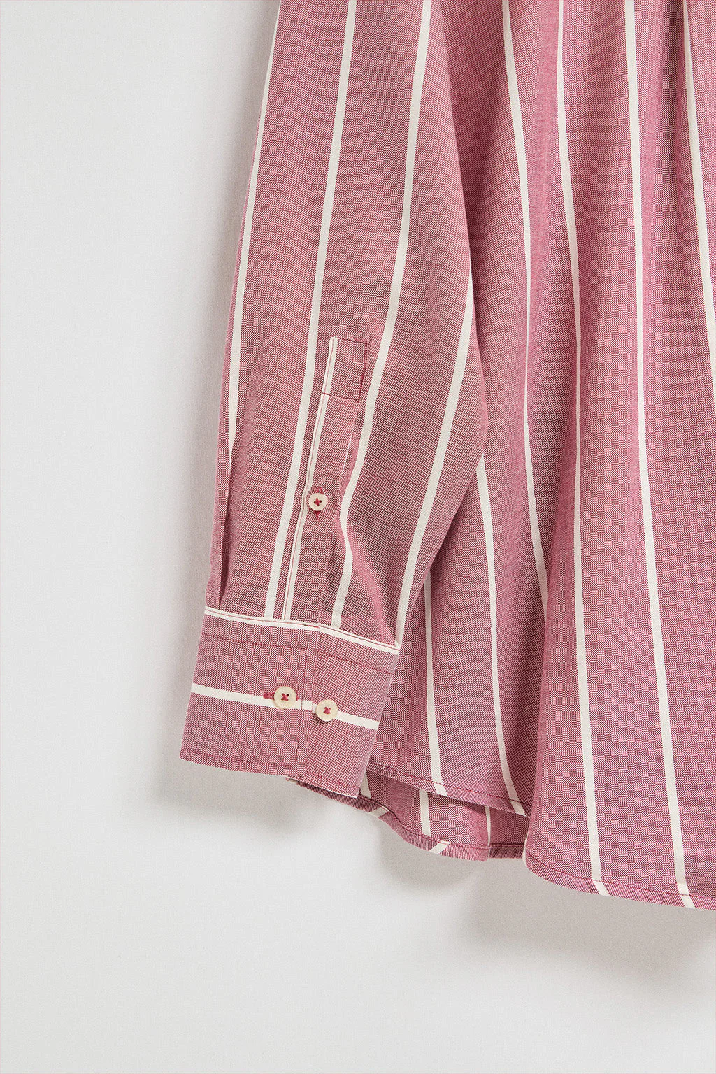 Camisa relax Salima burdeos con logo Rigby Go - Image 8