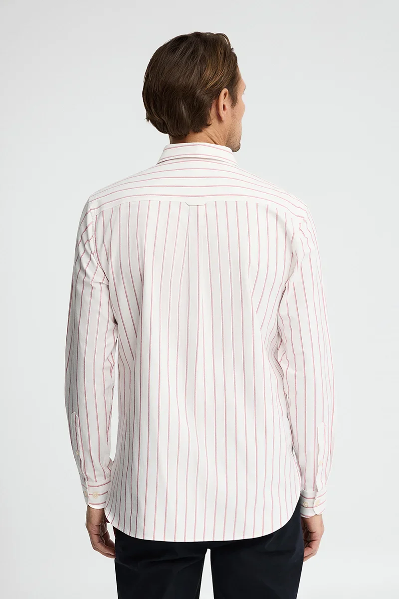 Camisa de rayas color crudo y rojo de cuello italiano, corte regular y bordado Rigby go - Image 5