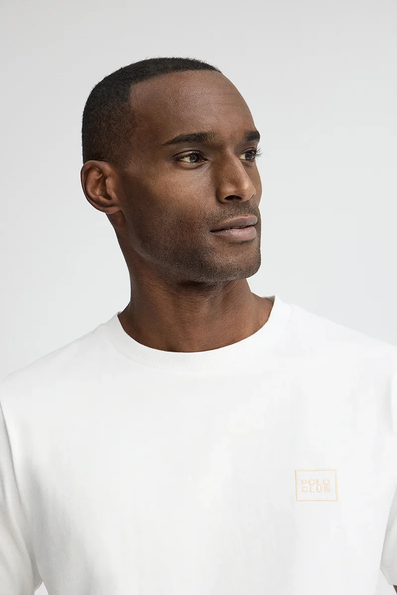 Camiseta blanca de corte recto con parche Polo Club - Image 3