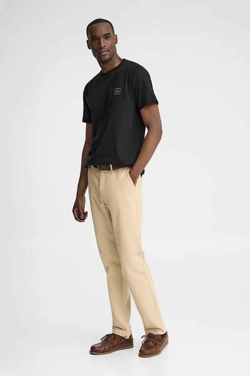 Camiseta negra de corte recto con parche Polo Club - Image 4