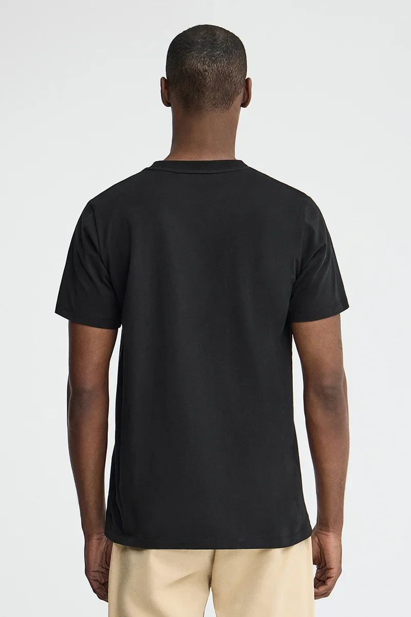 Camiseta negra de corte recto con parche Polo Club - Image 5