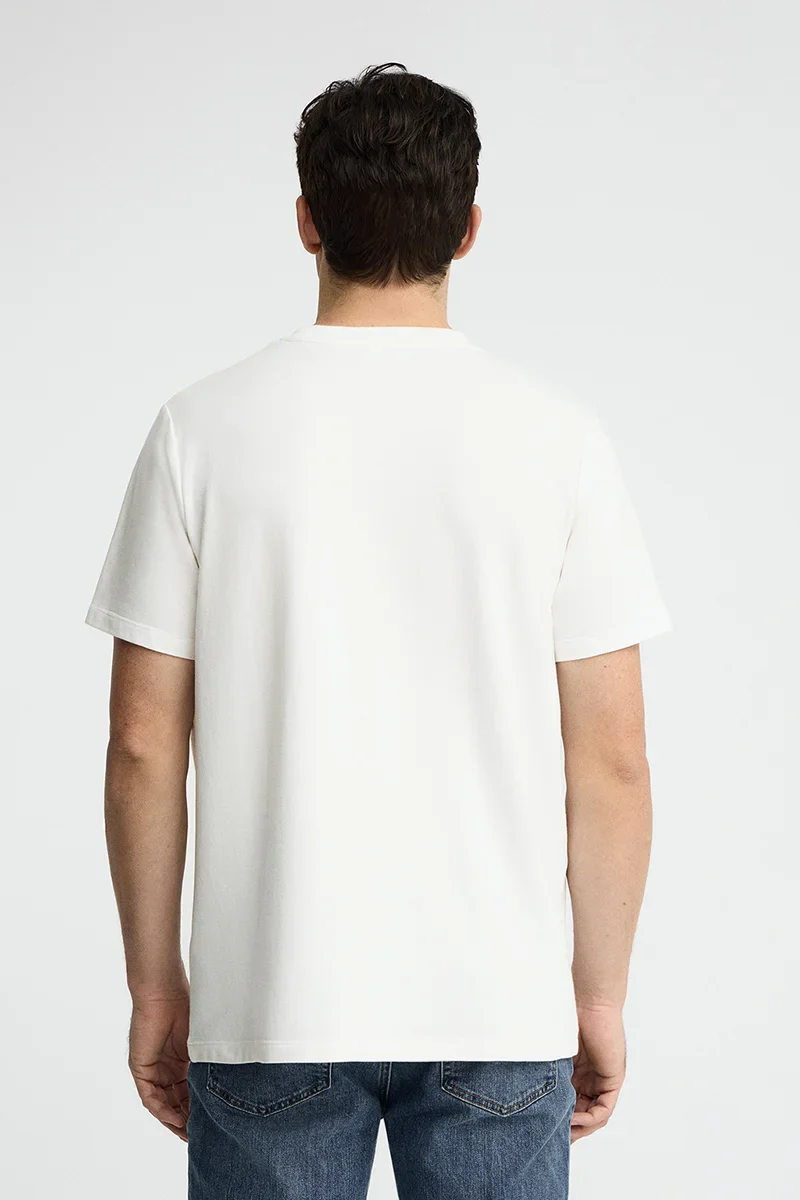 Camiseta blanca de cuello redondo con parche Polo Club - Image 5