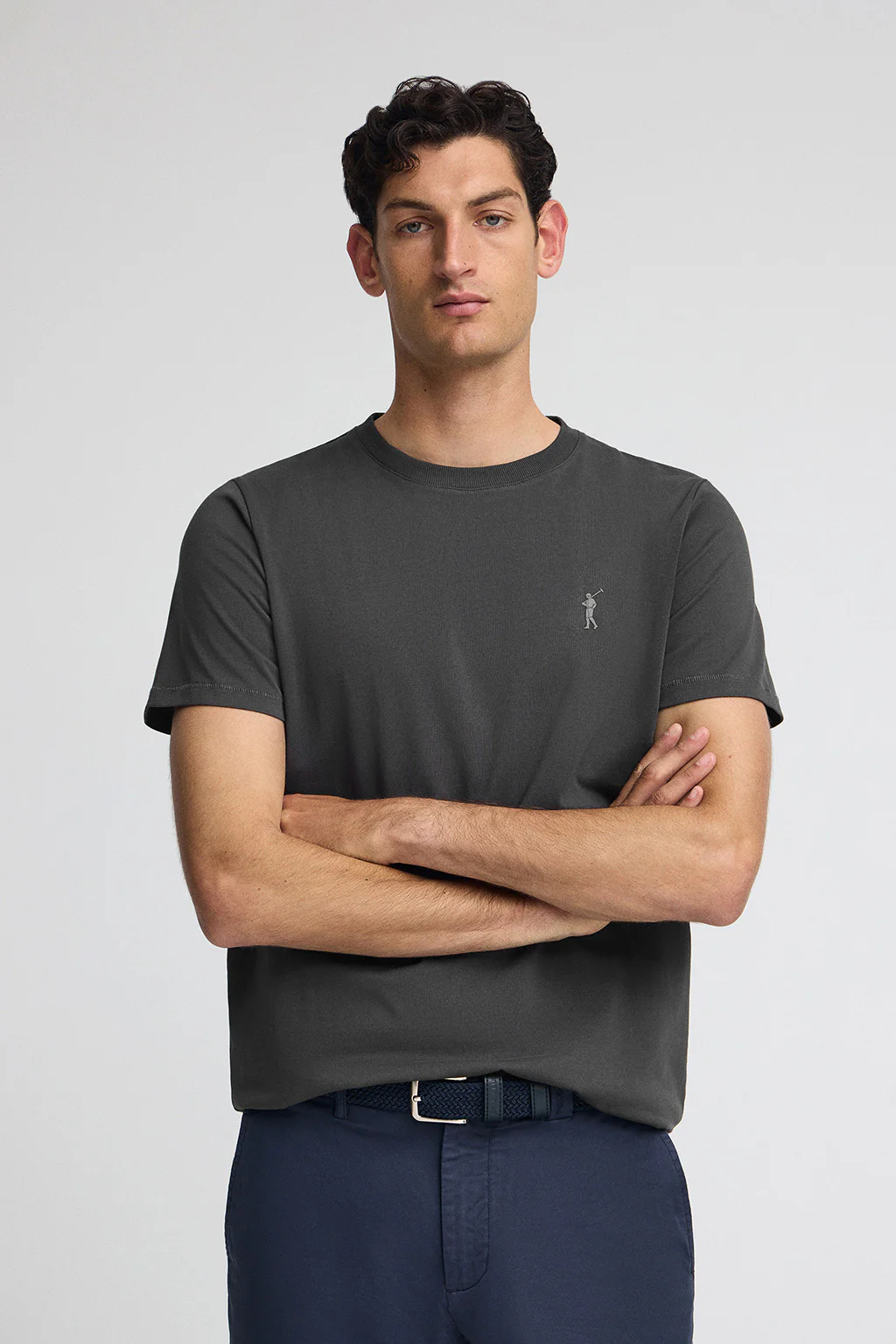 Camiseta gris oscuro con logo engomado Rigby Go - Image 3