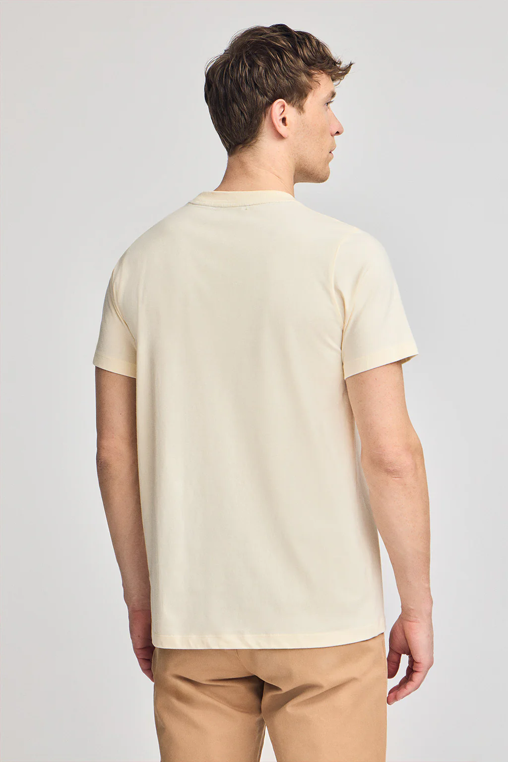 Camiseta color crudo de cuello redondo y Big Rigby Go engomado - Image 4