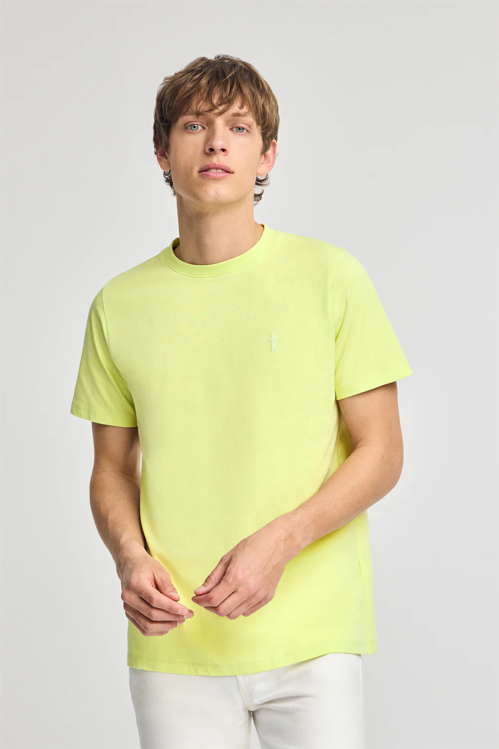 Camiseta verde lima de cuello redondo y Big Rigby Go engomado