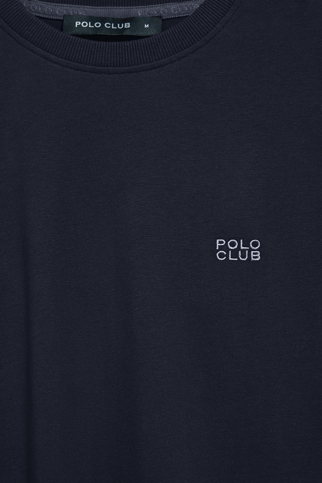 Camiseta azul marino básica de cuello redondo con detalle bordado - Image 7