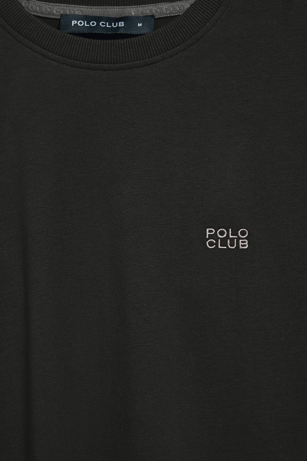 Camiseta negra básica de cuello redondo con detalle bordado - Image 7