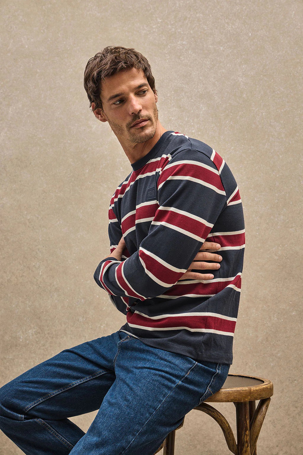 Camiseta Carter con rayas azul marino y granate con parche personalizado Polo Club - Image 3