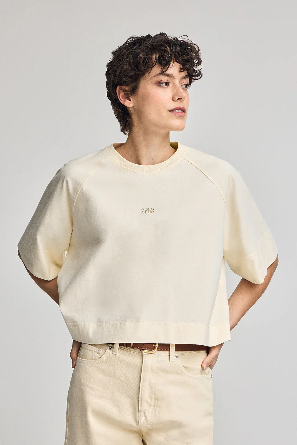 Camiseta color crudo Danae con logo bordado - Image 5