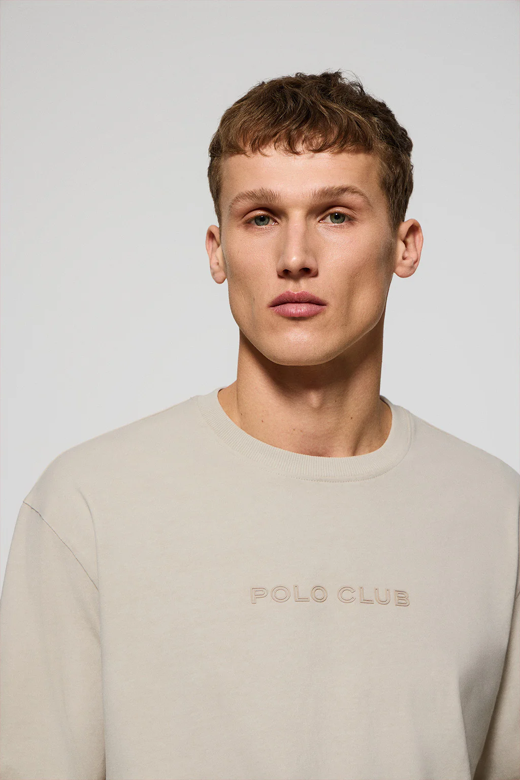 Camiseta de manga larga Hermes beige con logo engomado Polo Club - Image 3