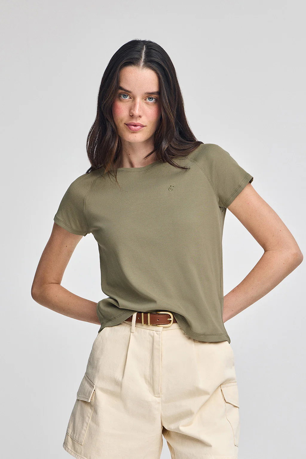 Camiseta verde Hesperia con monograma bordado