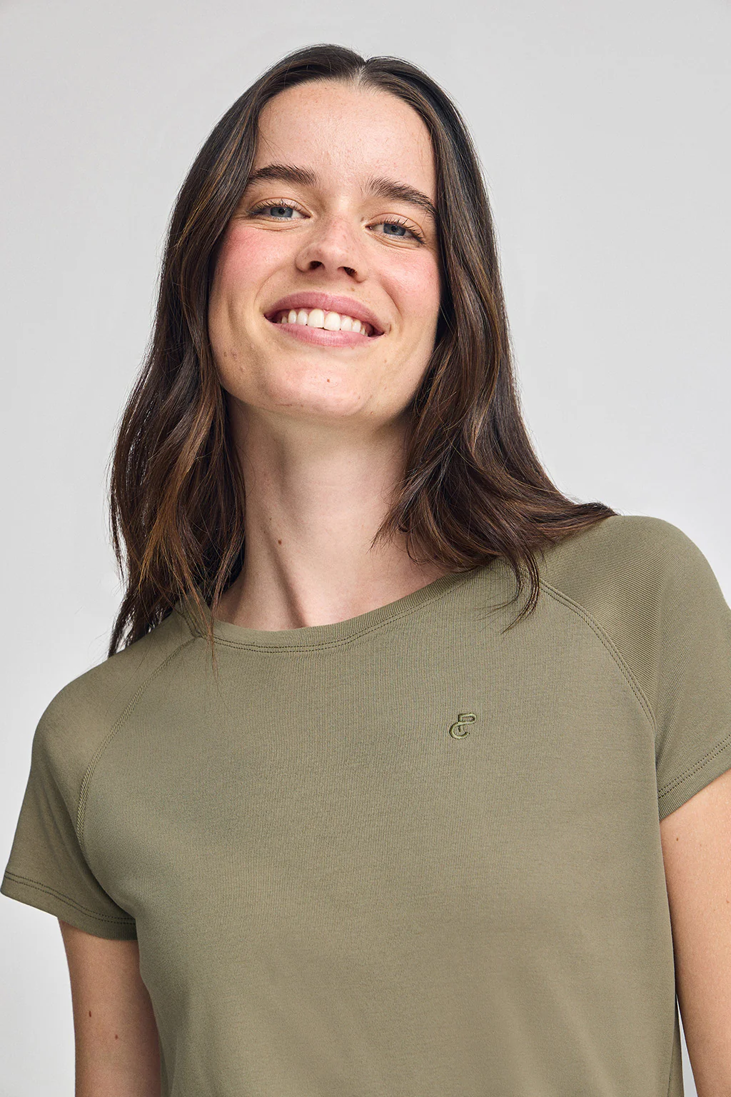 Camiseta verde Hesperia con monograma bordado - Image 3