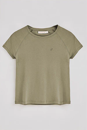 Camiseta verde Hesperia con monograma bordado - Image 6
