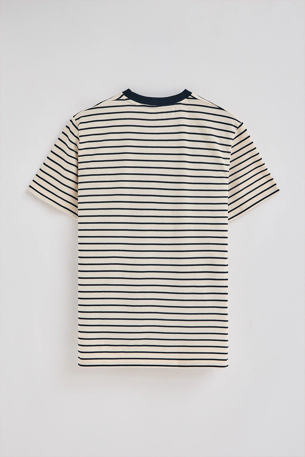 Camiseta de rayas azul marino y beige con monograma bordado - Image 8