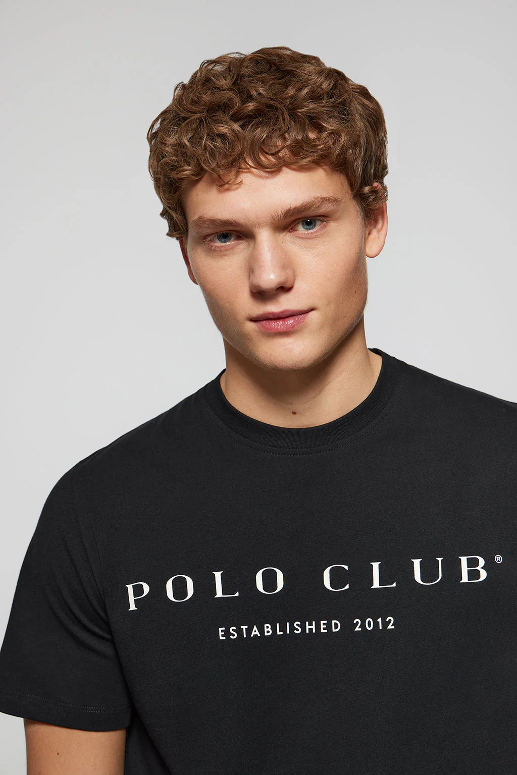 Camiseta básica negra con print icónico Polo Club - Image 3